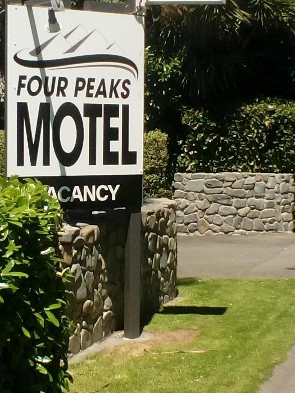 Four Peaks Motel Geraldine Eksteriør billede