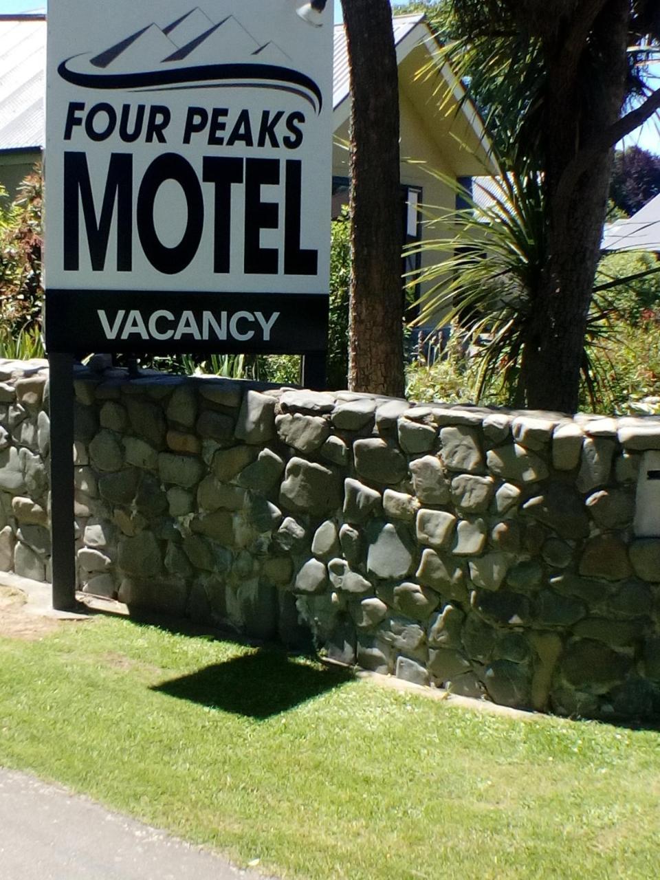 Four Peaks Motel Geraldine Eksteriør billede
